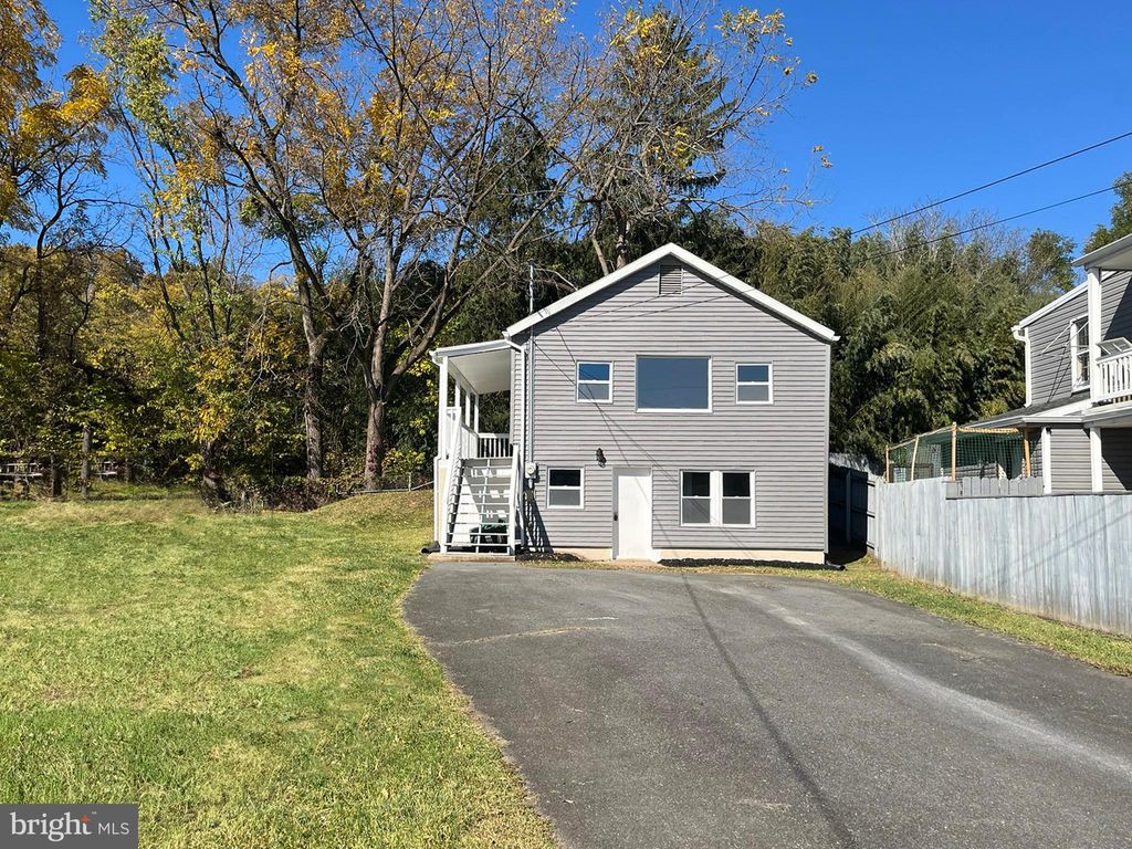 Photo of 811 Purples Lane, COLUMBIA, PA 17512 (MLS # PALA2066292)