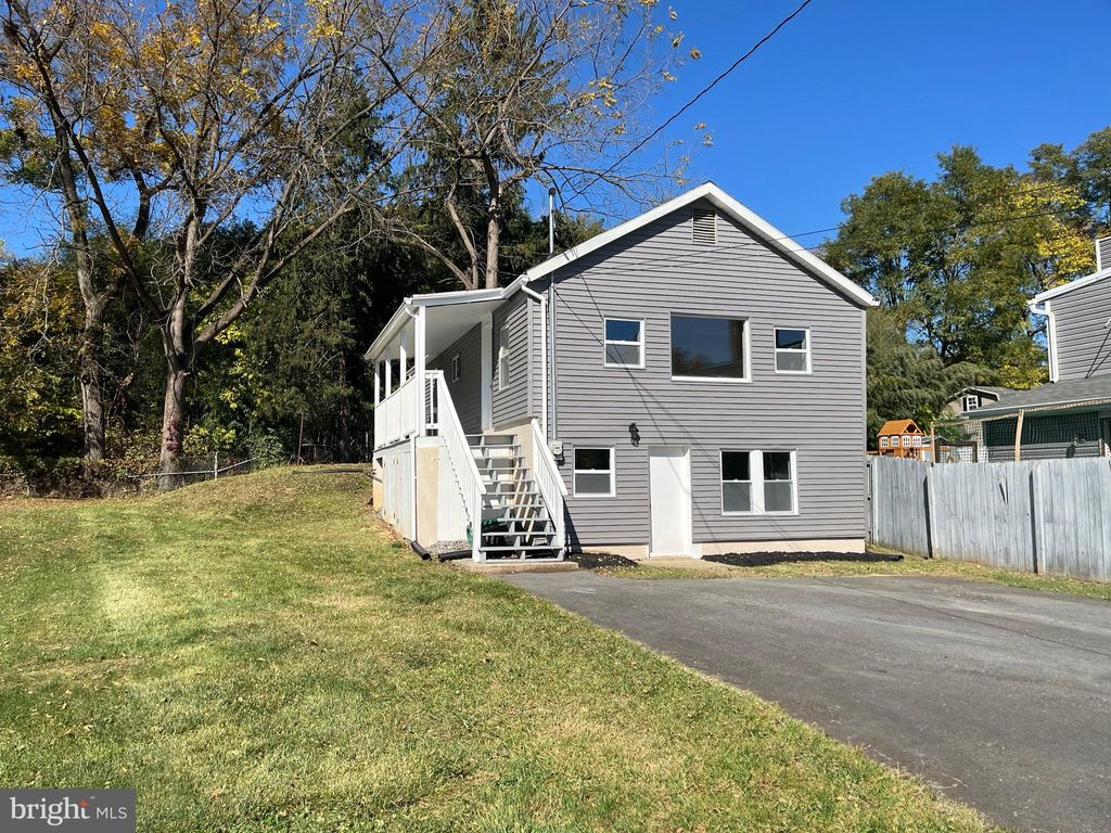 Photo of 811 Purples Lane, COLUMBIA, PA 17512 (MLS # PALA2066292)