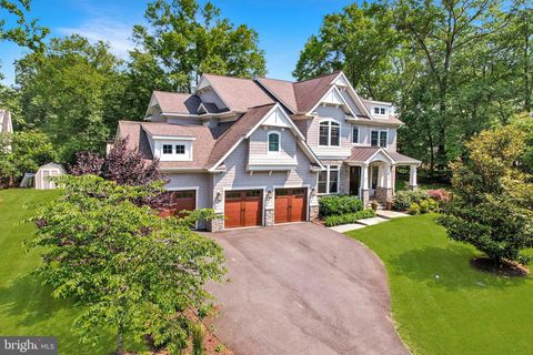 525 DRUID HILL ROAD NE VIENNA VA 22180