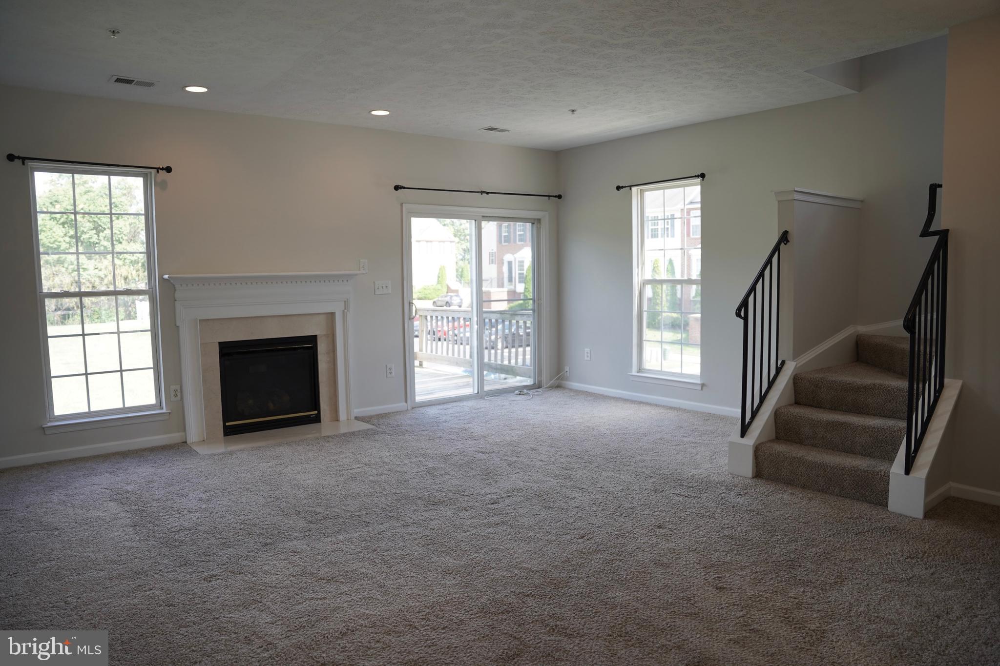 CRAIN SUMMIT - Residential Lease