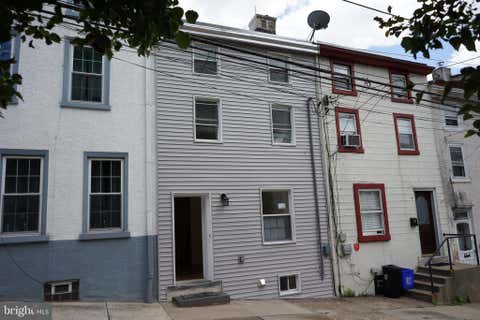 Townhouse For Rent - 135 Gay Street<br/> PHILADELPHIA, PA 19127