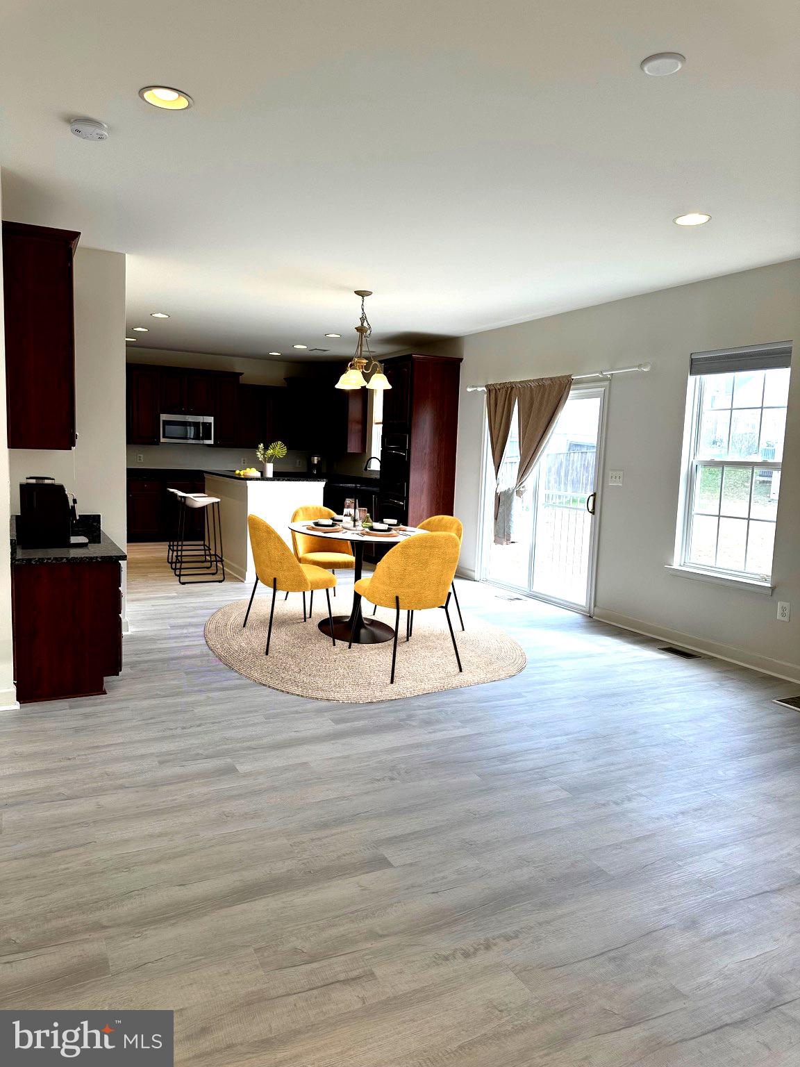 WESTBURY - Residential