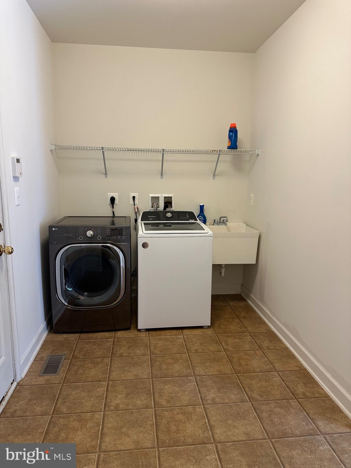 WESTBURY - Residential