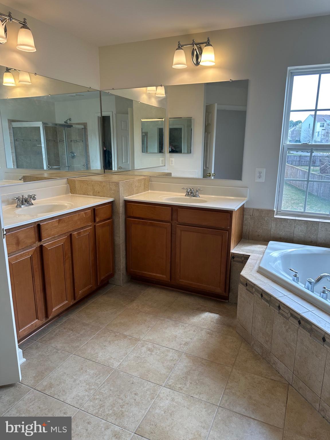 WESTBURY - Residential