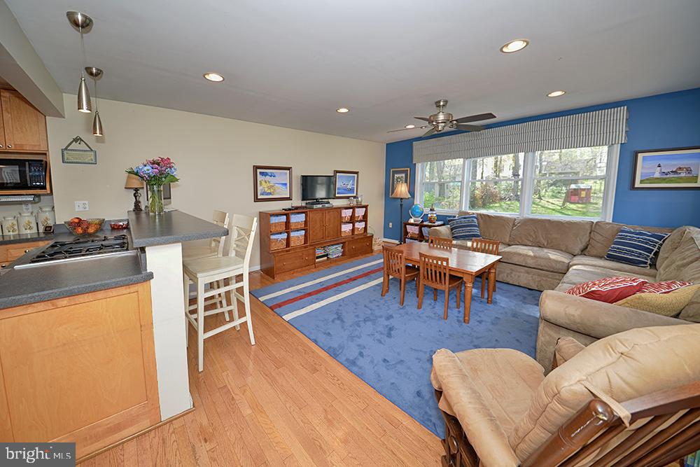 WEST VIENNA WOODS - Residential Lease