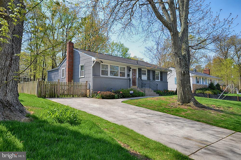 WEST VIENNA WOODS - Residential Lease