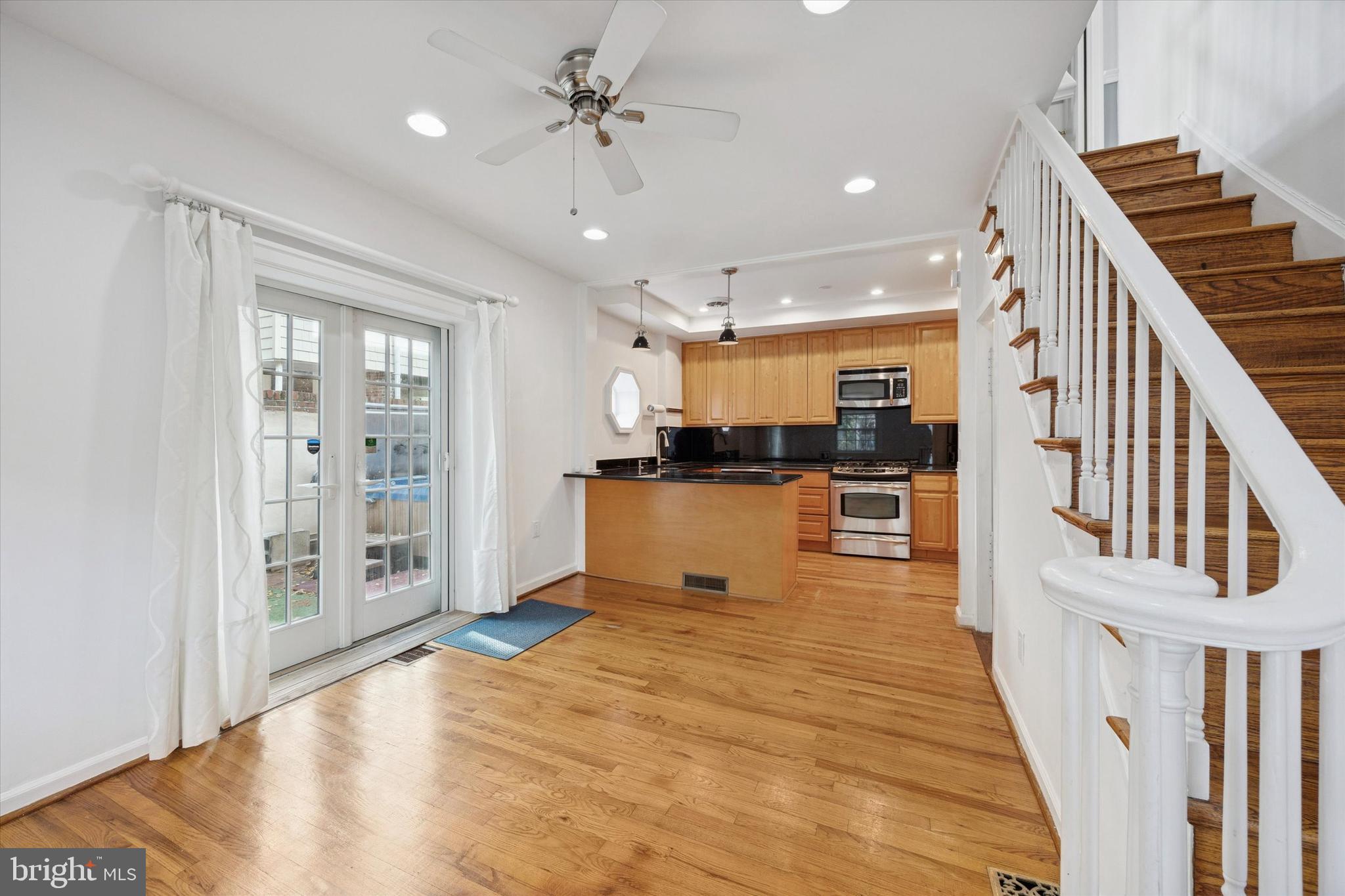 WASHINGTON SQ WEST - Residential