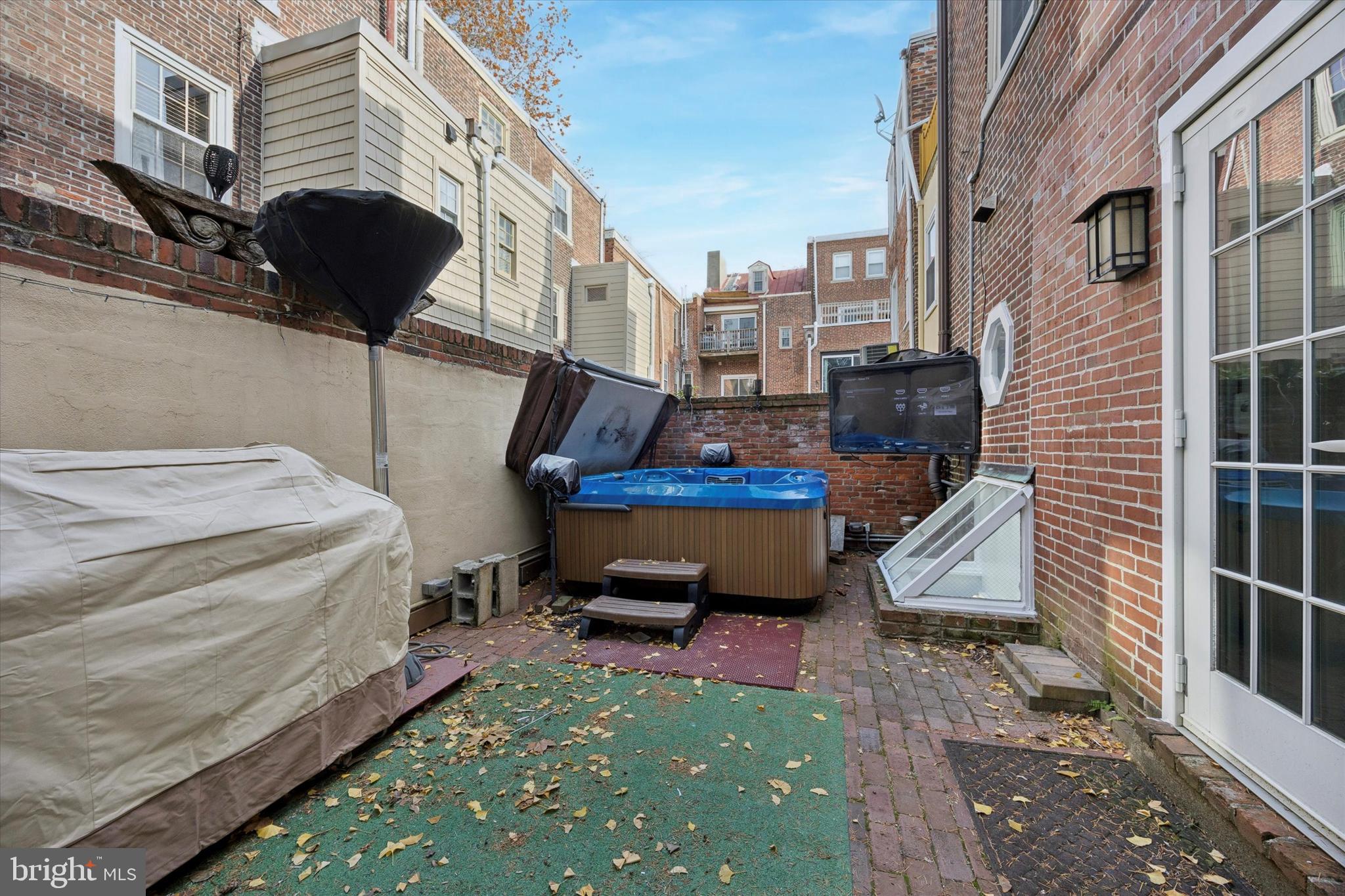 WASHINGTON SQ WEST - Residential