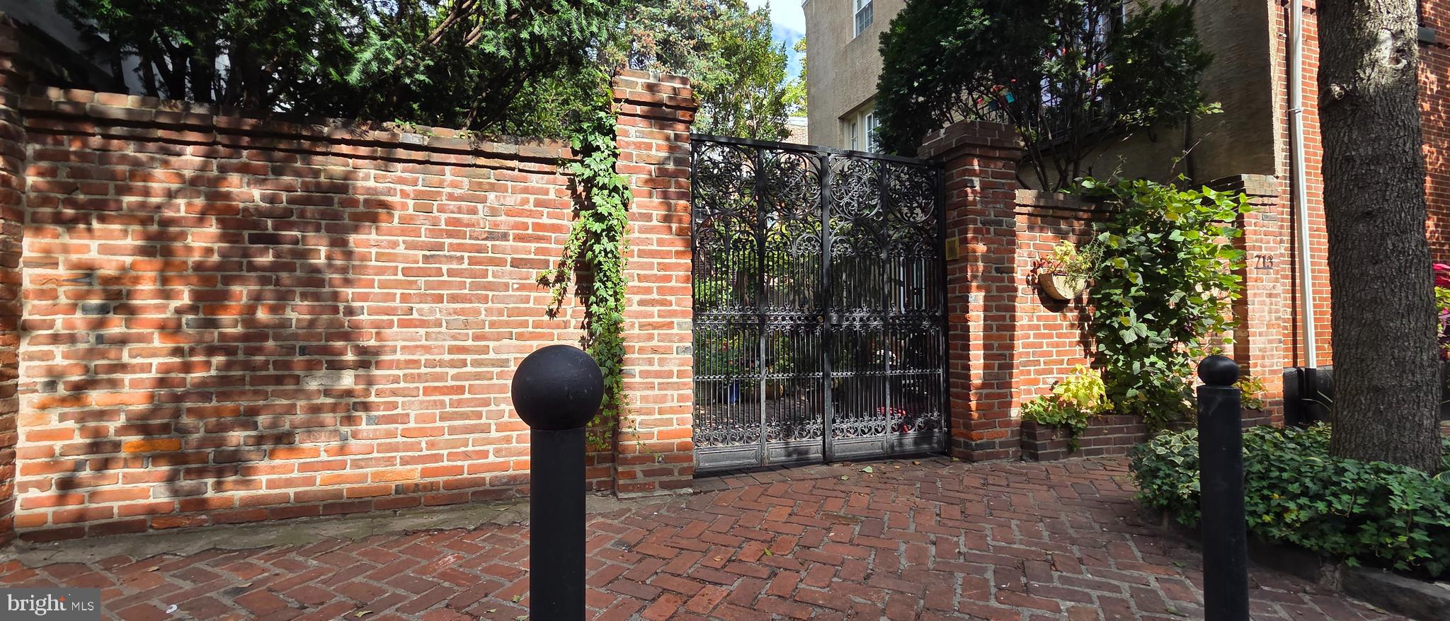 WASHINGTON SQ WEST - Residential