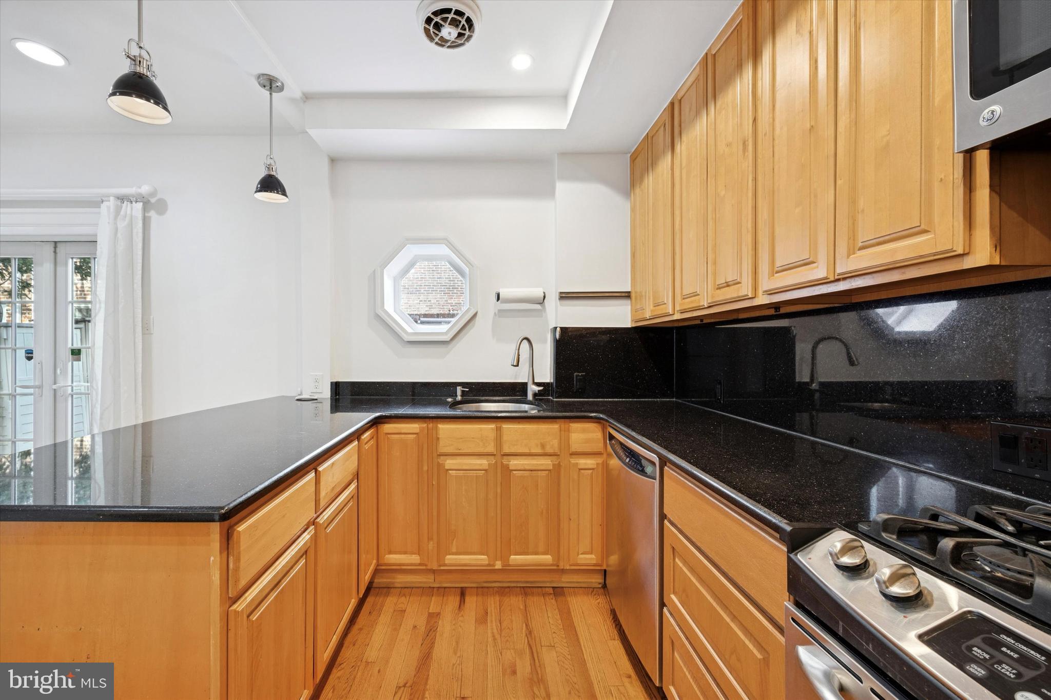 WASHINGTON SQ WEST - Residential