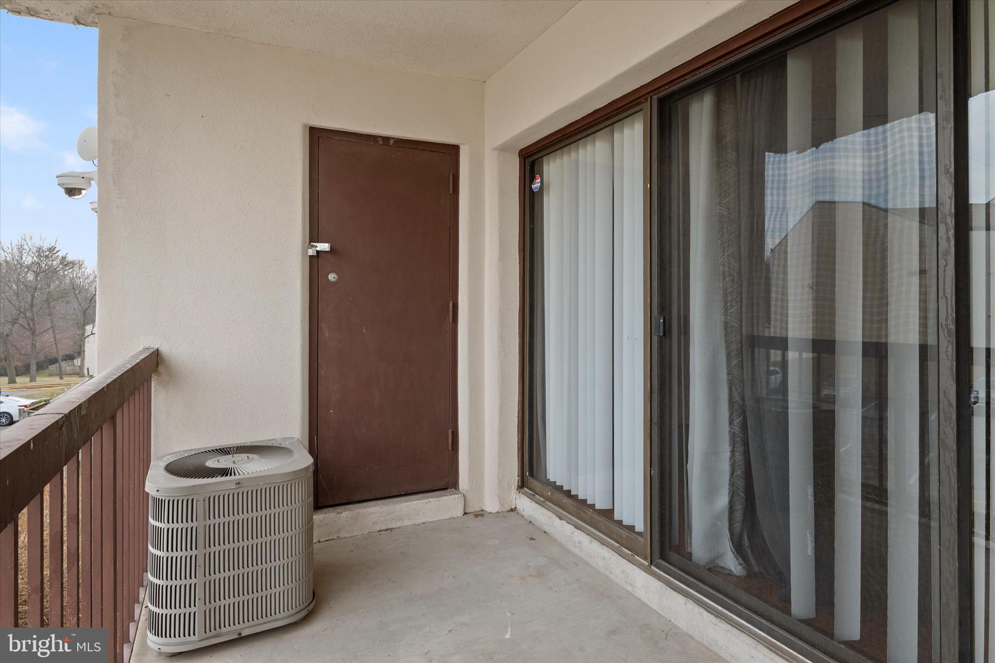 TREETOP - Residential