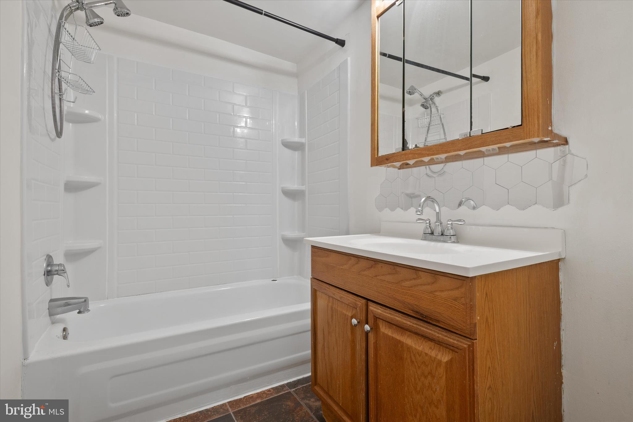 TREETOP - Residential