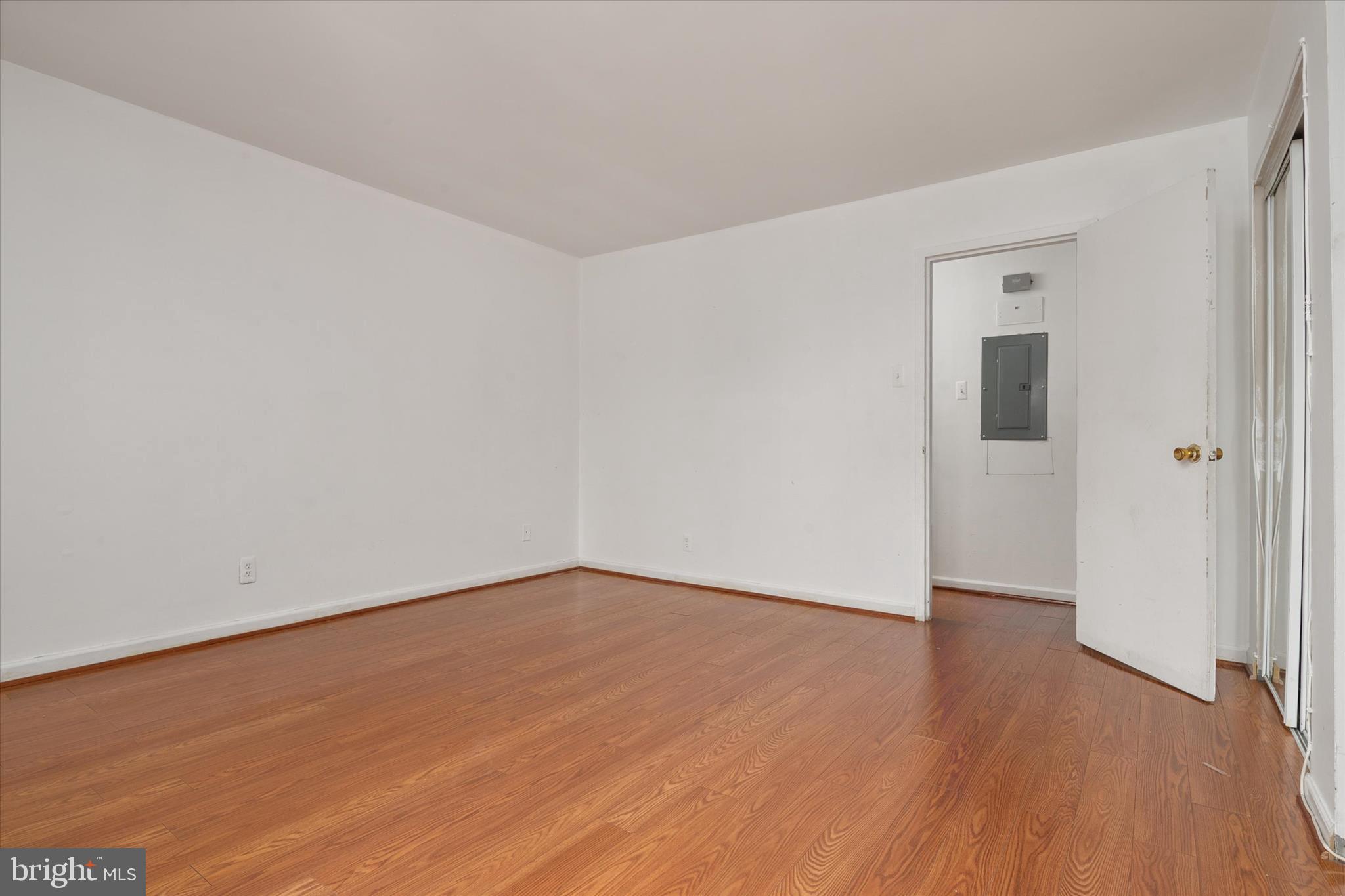 TREETOP - Residential