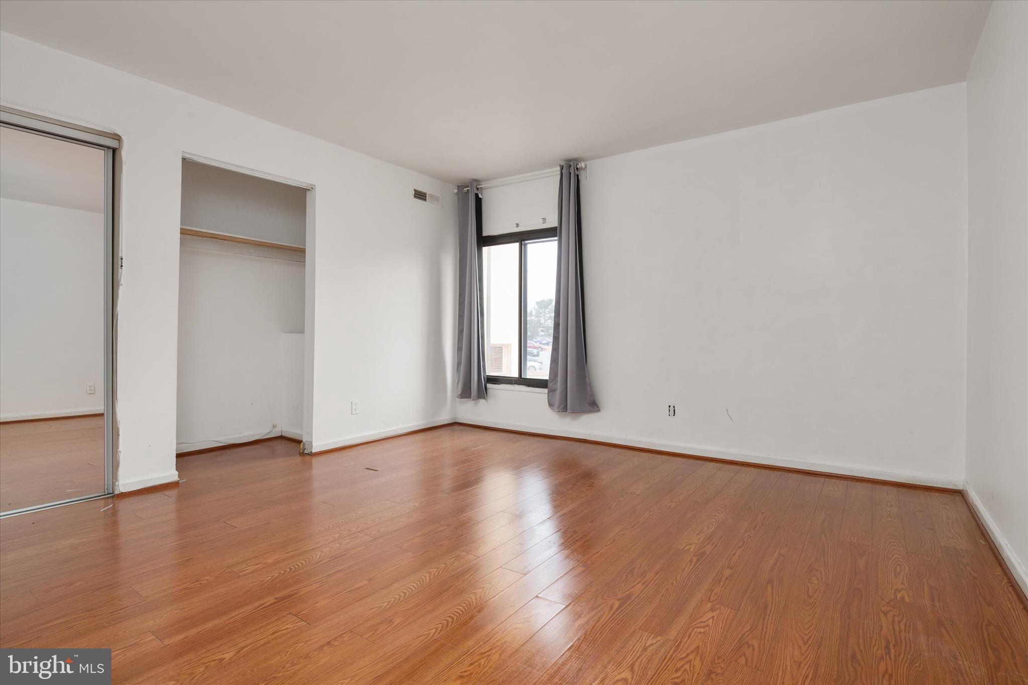 TREETOP - Residential