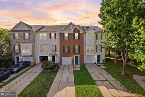 Townhouse For Sale - 21954 Box Car Square<br/> STERLING, VA 20166