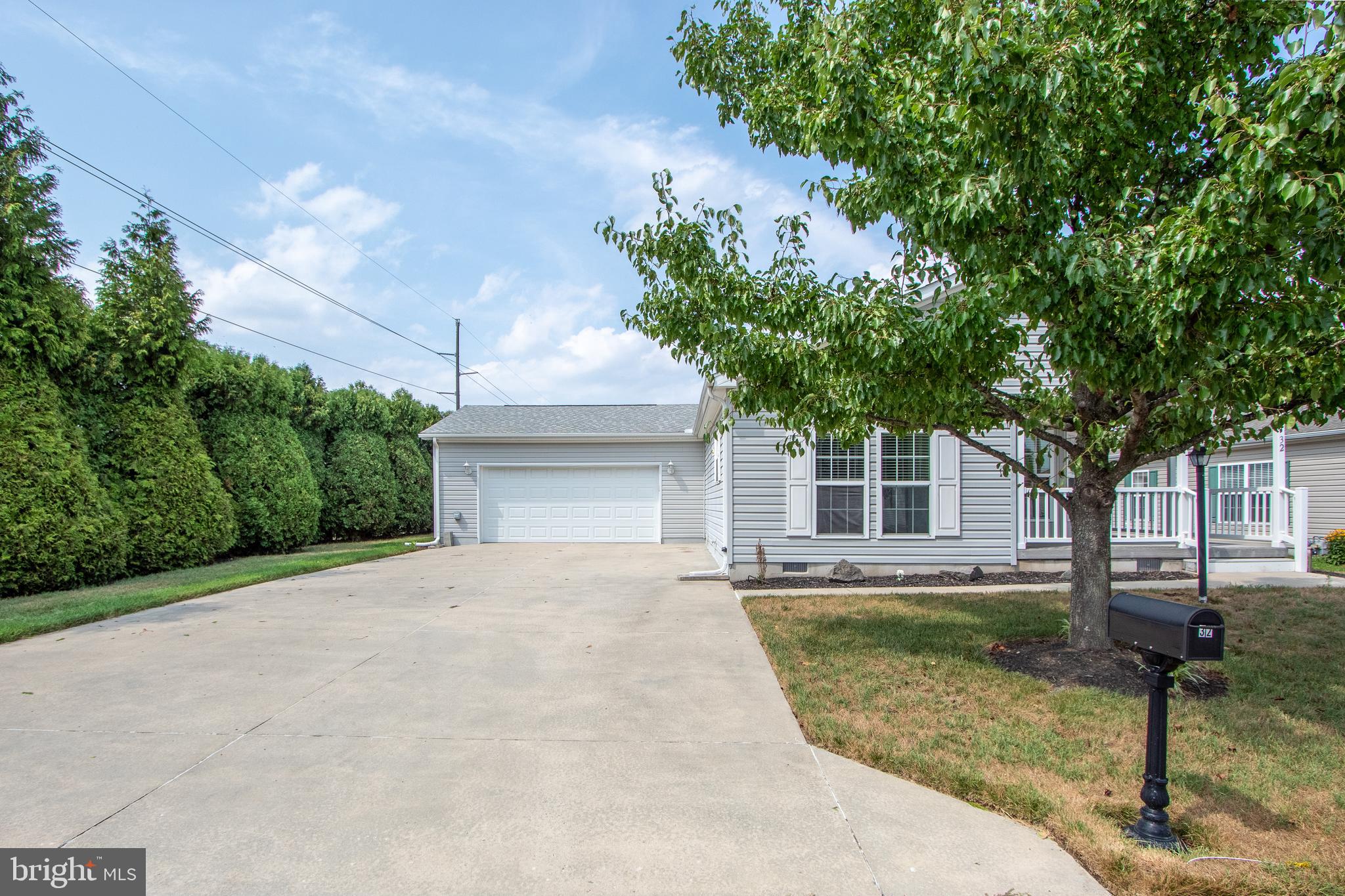 32 COX LANE 40