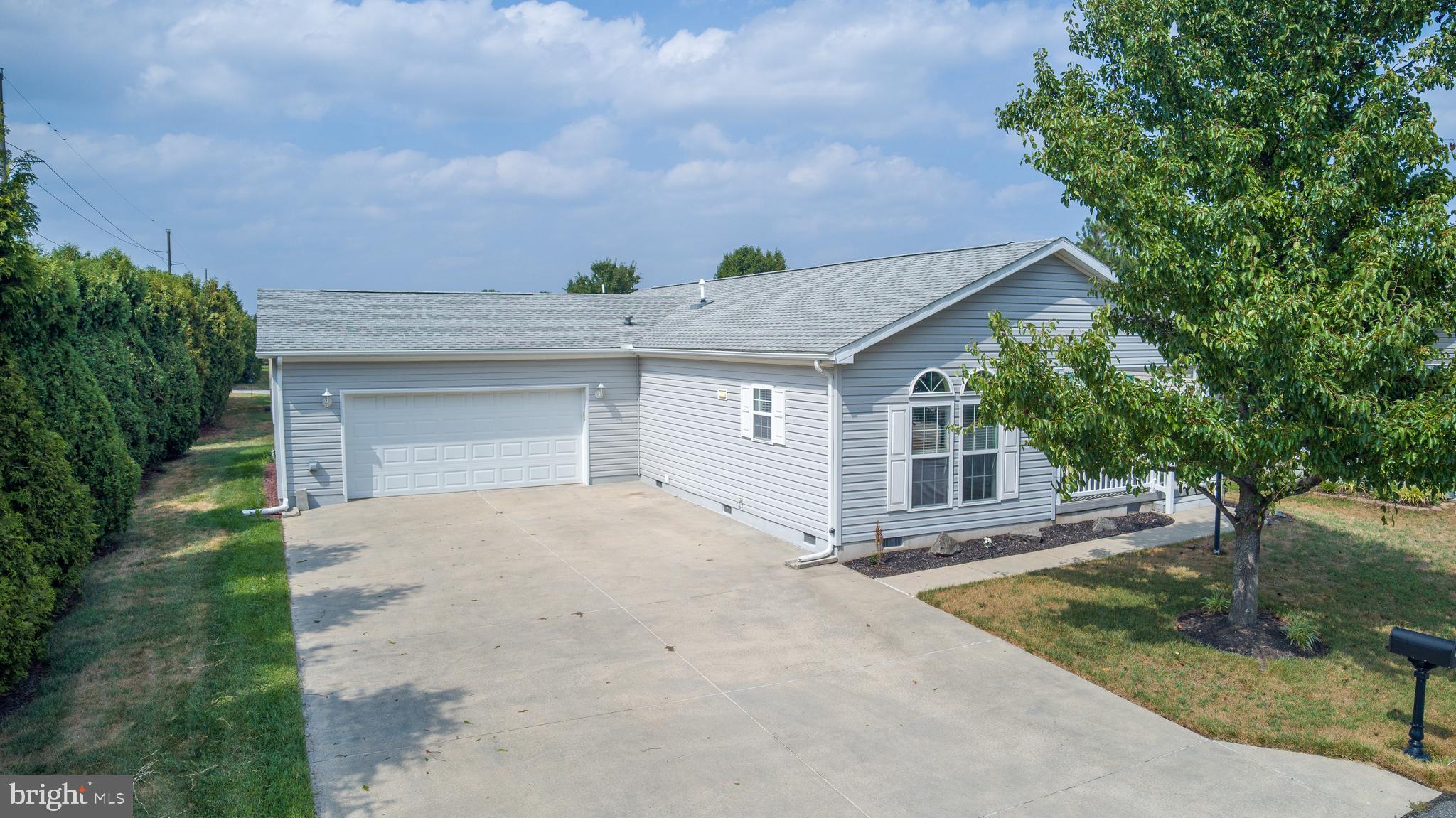 32 COX LANE 40