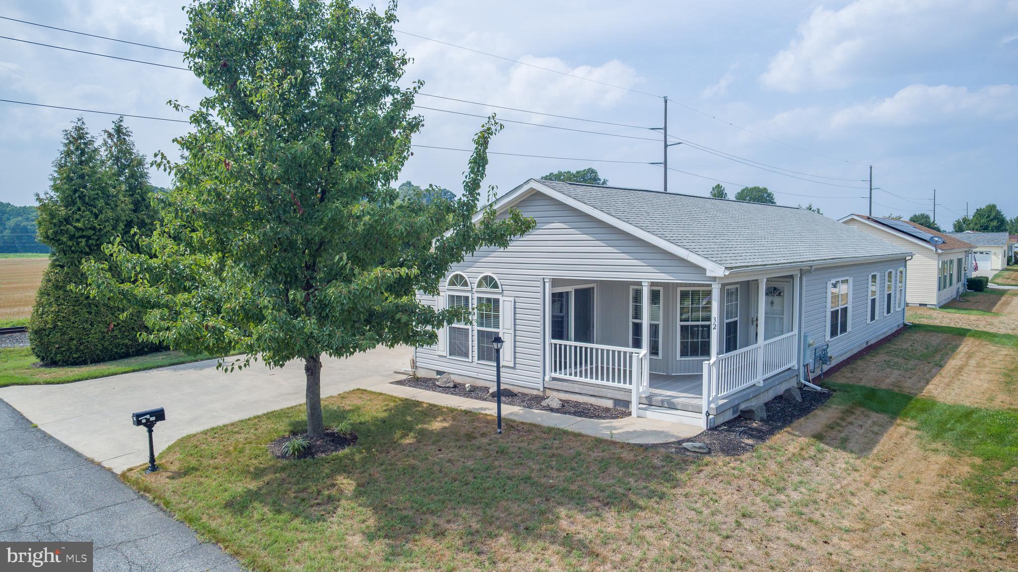 32 COX LANE 40