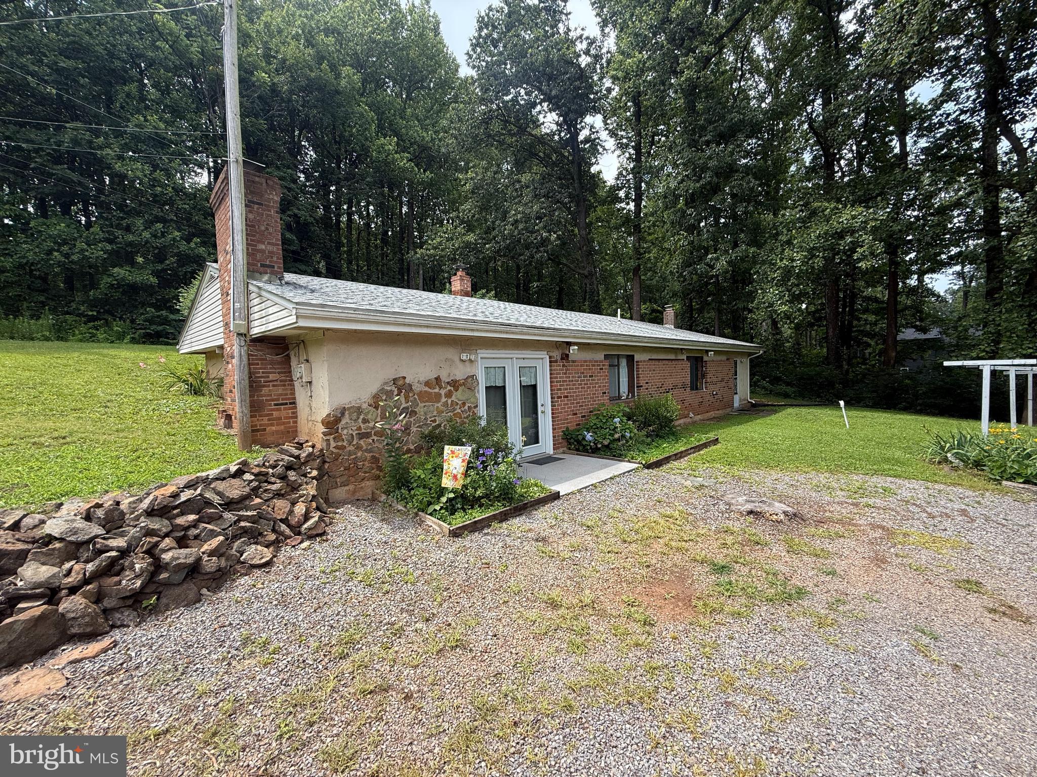 112 HIGHLAND WAY
