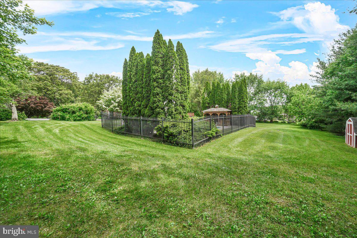 FARMFIELD ESTATES - Residential