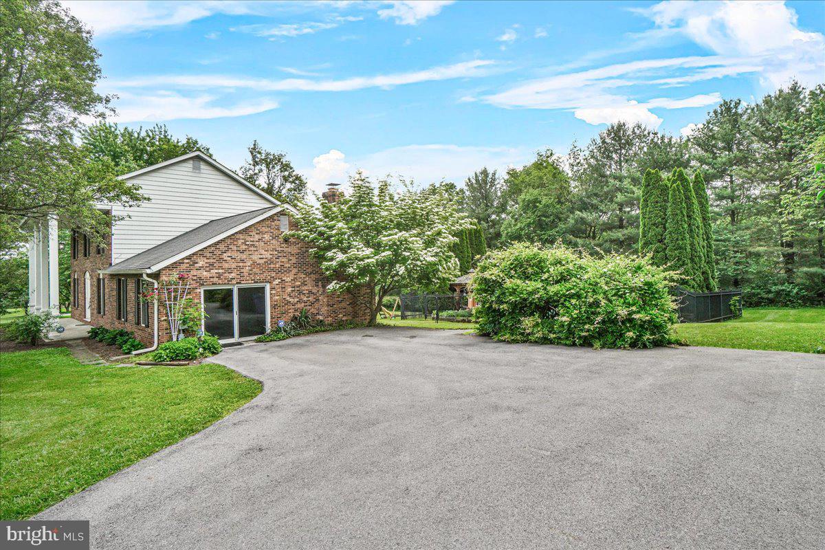 FARMFIELD ESTATES - Residential