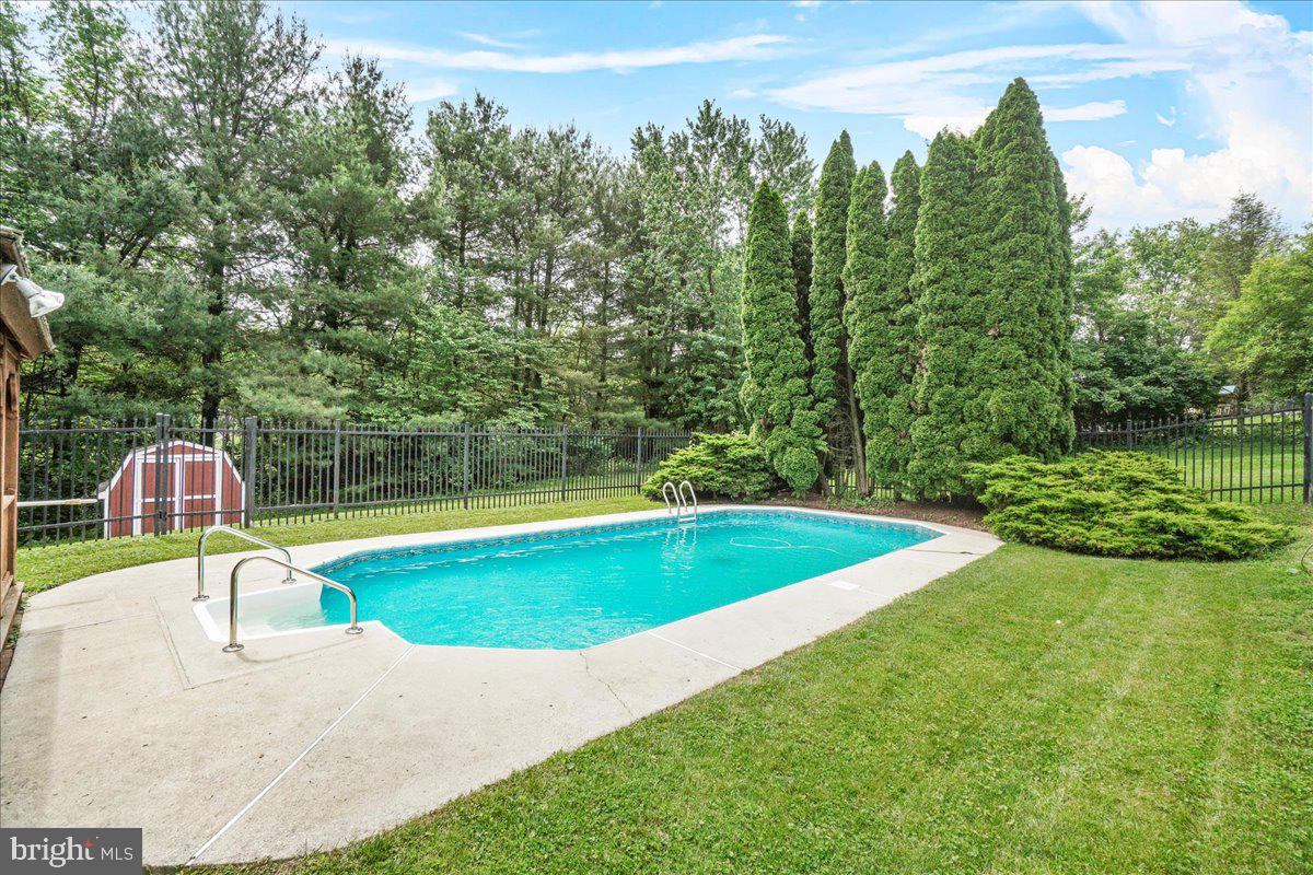 FARMFIELD ESTATES - Residential