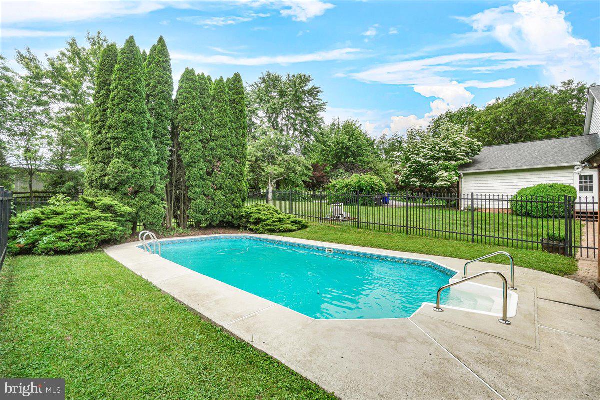 FARMFIELD ESTATES - Residential