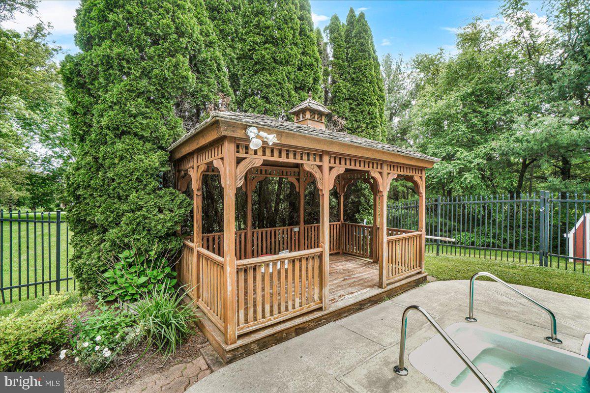 FARMFIELD ESTATES - Residential