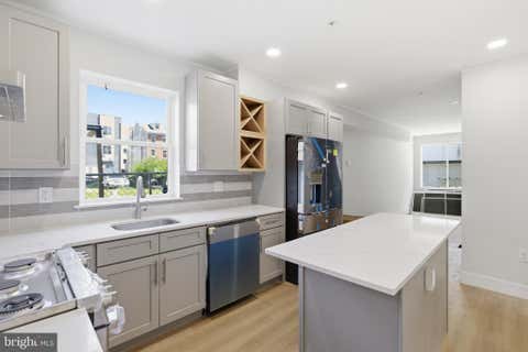 Townhouse For Rent - 1511 W Flora Street<br/> PHILADELPHIA, PA 19121