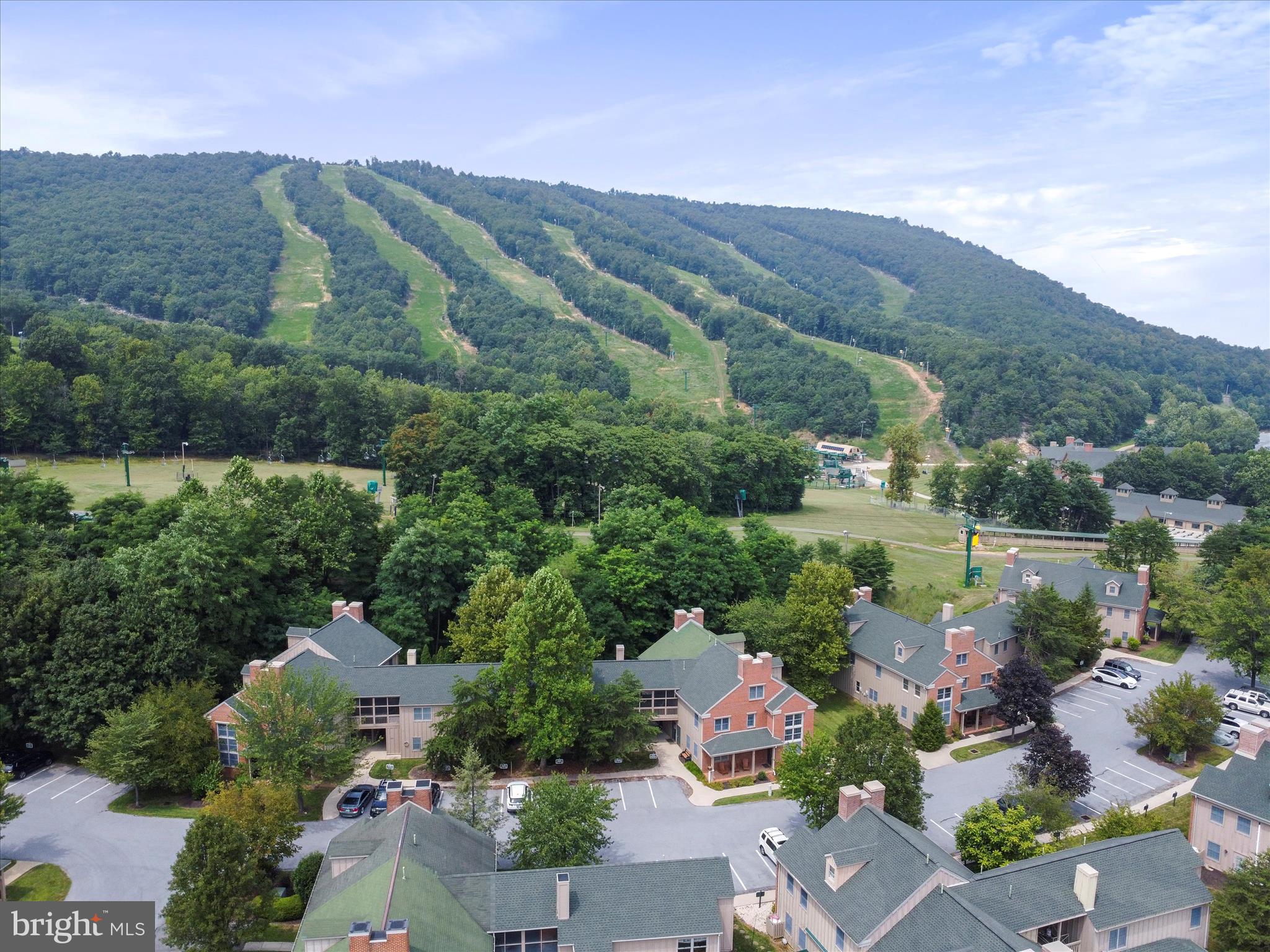 WHITETAIL MOUNTAINSIDE HOMES - Residential