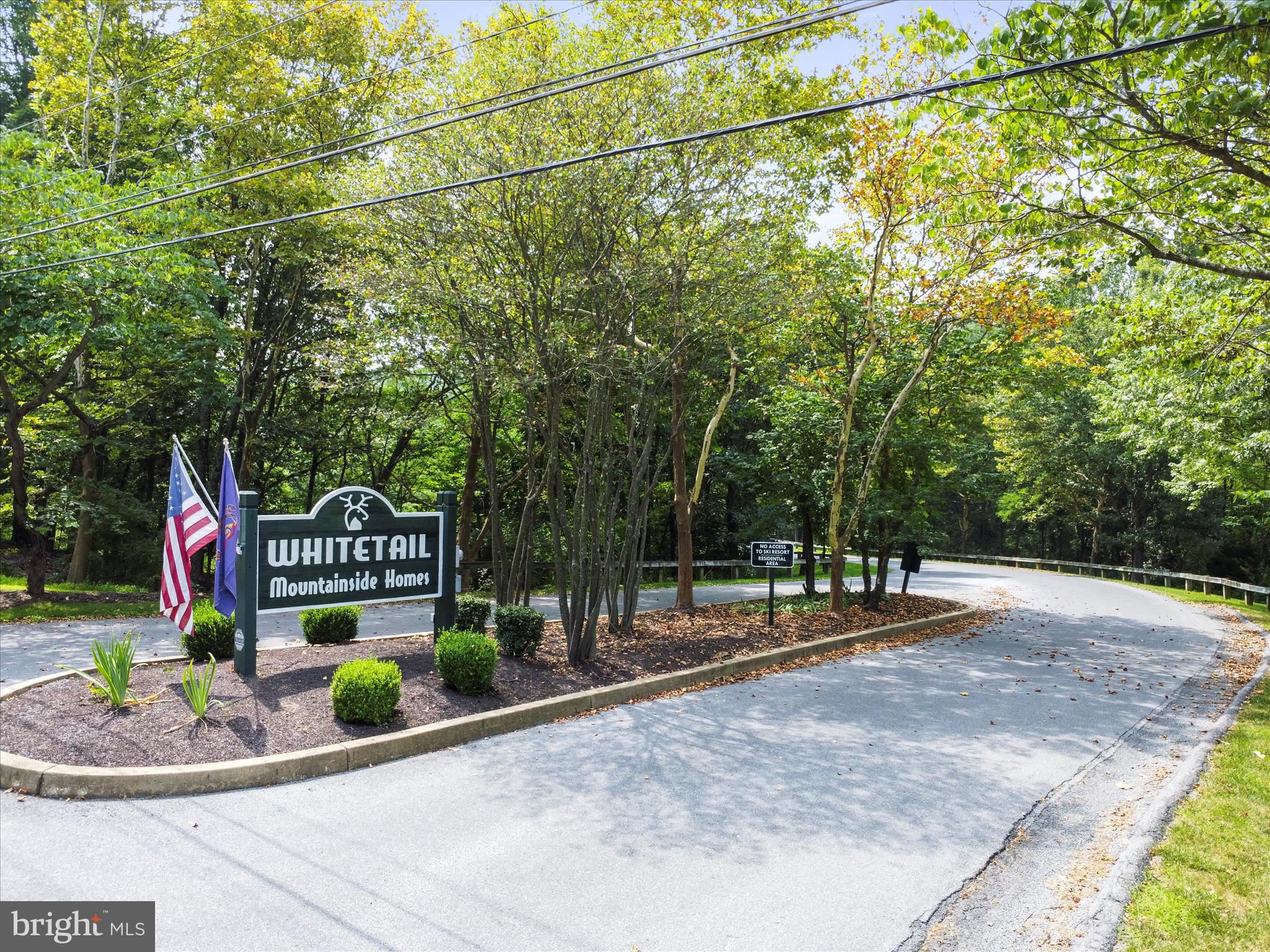 WHITETAIL MOUNTAINSIDE HOMES - Residential