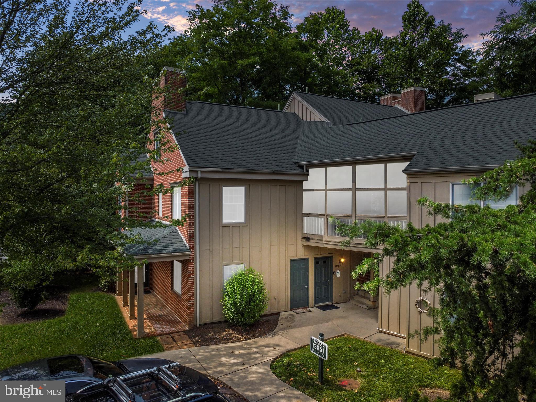 WHITETAIL MOUNTAINSIDE HOMES - Residential