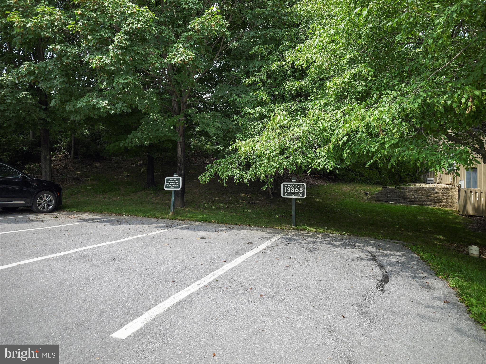 WHITETAIL MOUNTAINSIDE HOMES - Residential