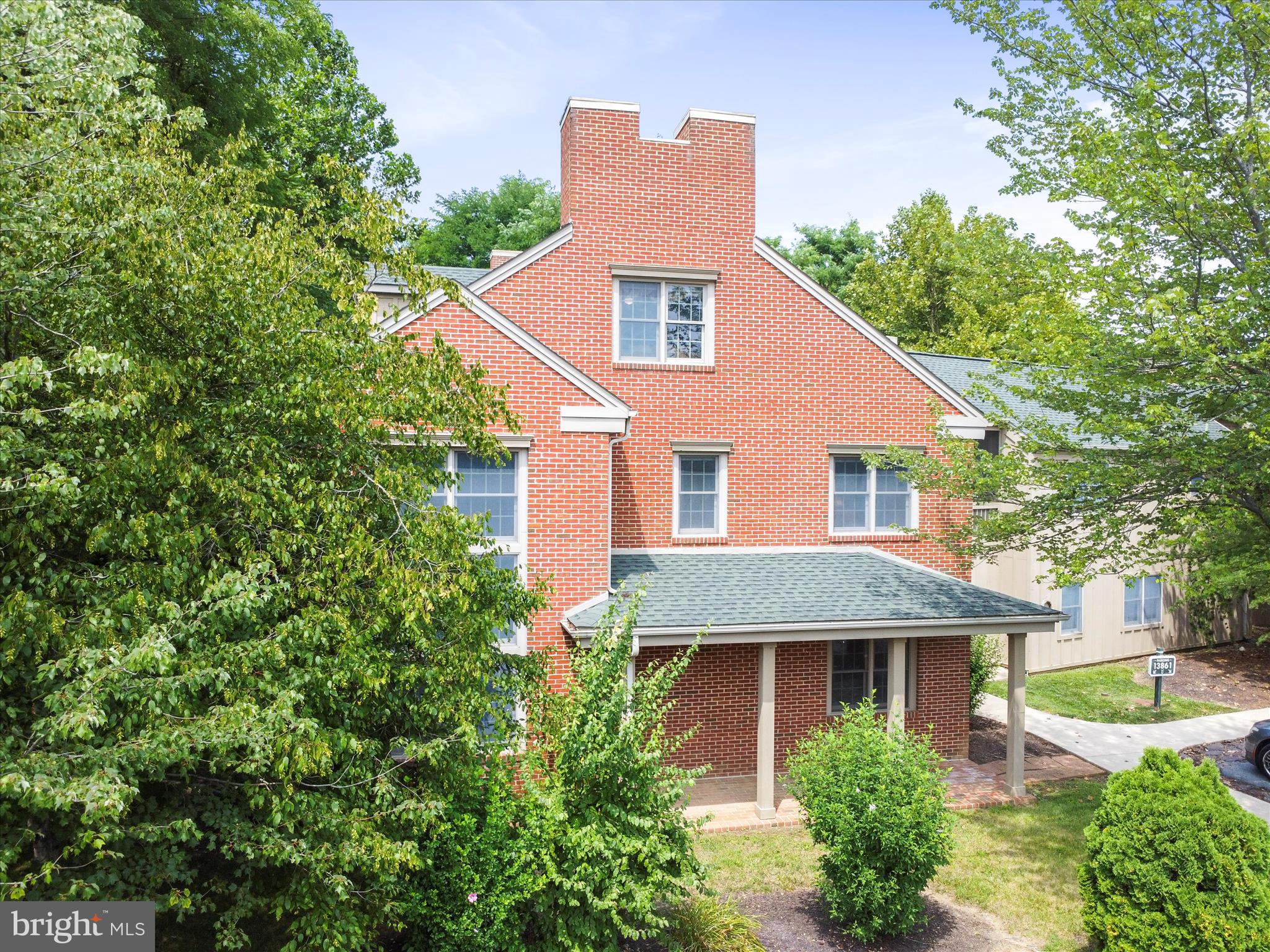 WHITETAIL MOUNTAINSIDE HOMES - Residential