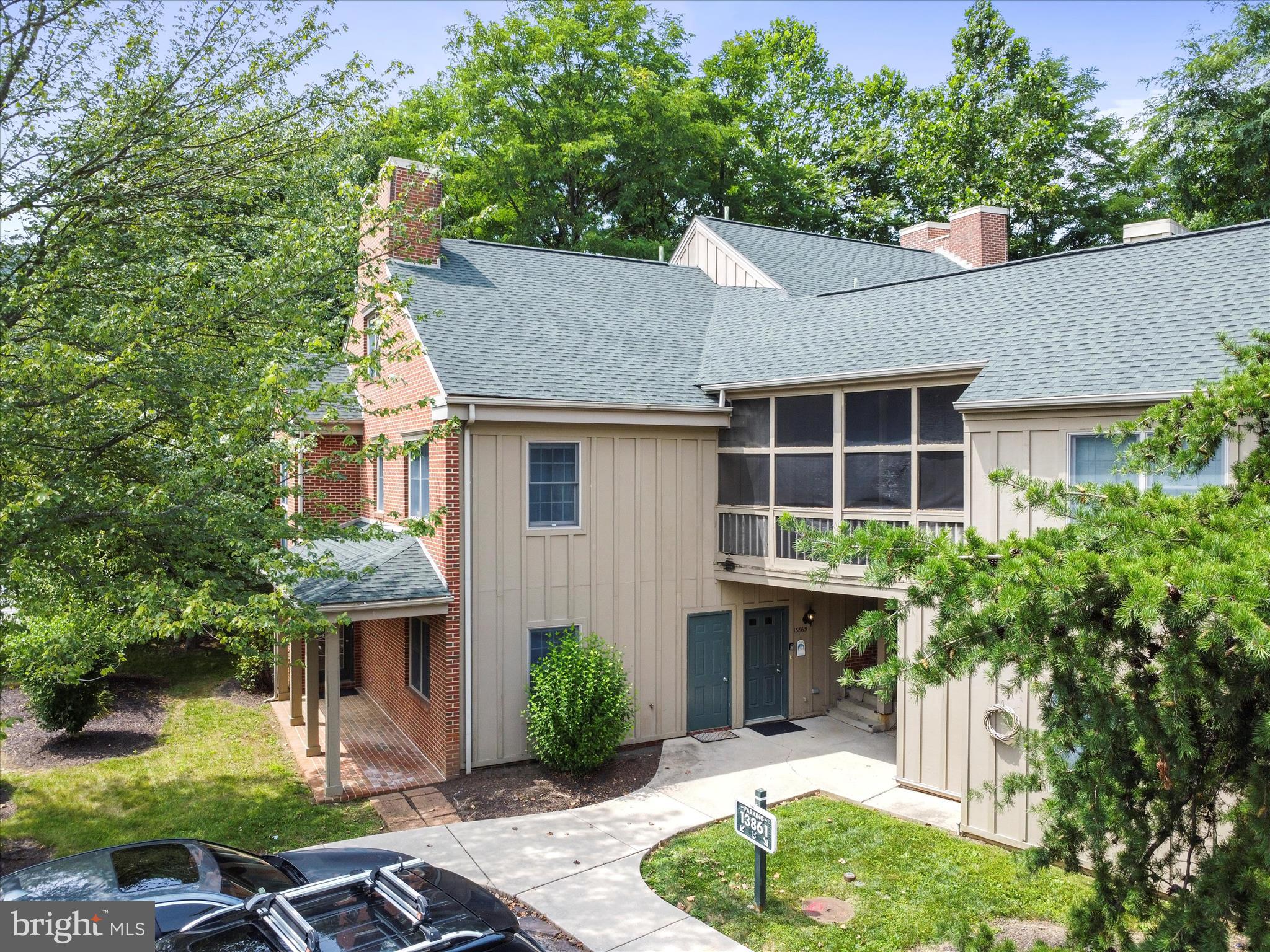 WHITETAIL MOUNTAINSIDE HOMES - Residential