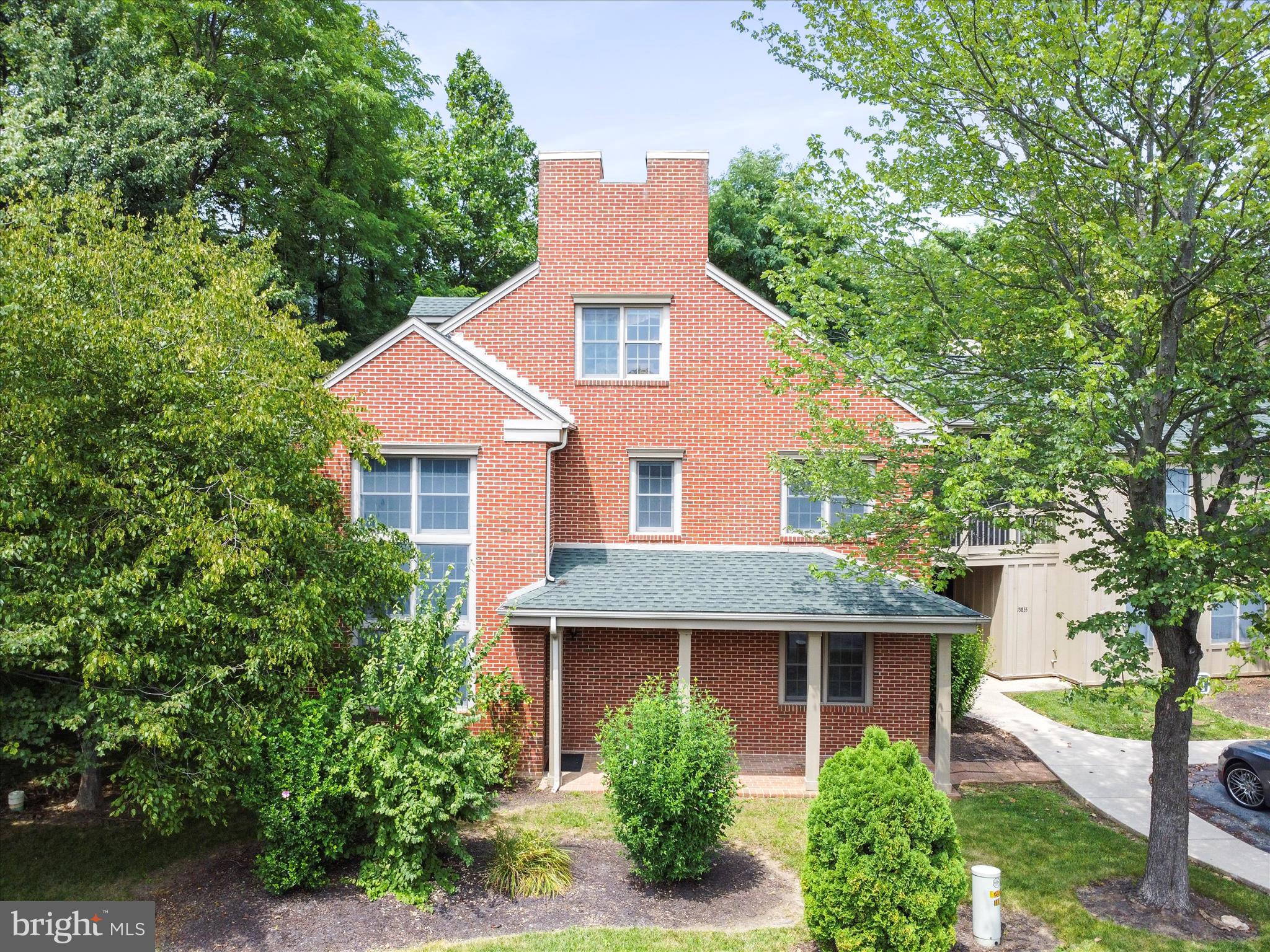 WHITETAIL MOUNTAINSIDE HOMES - Residential