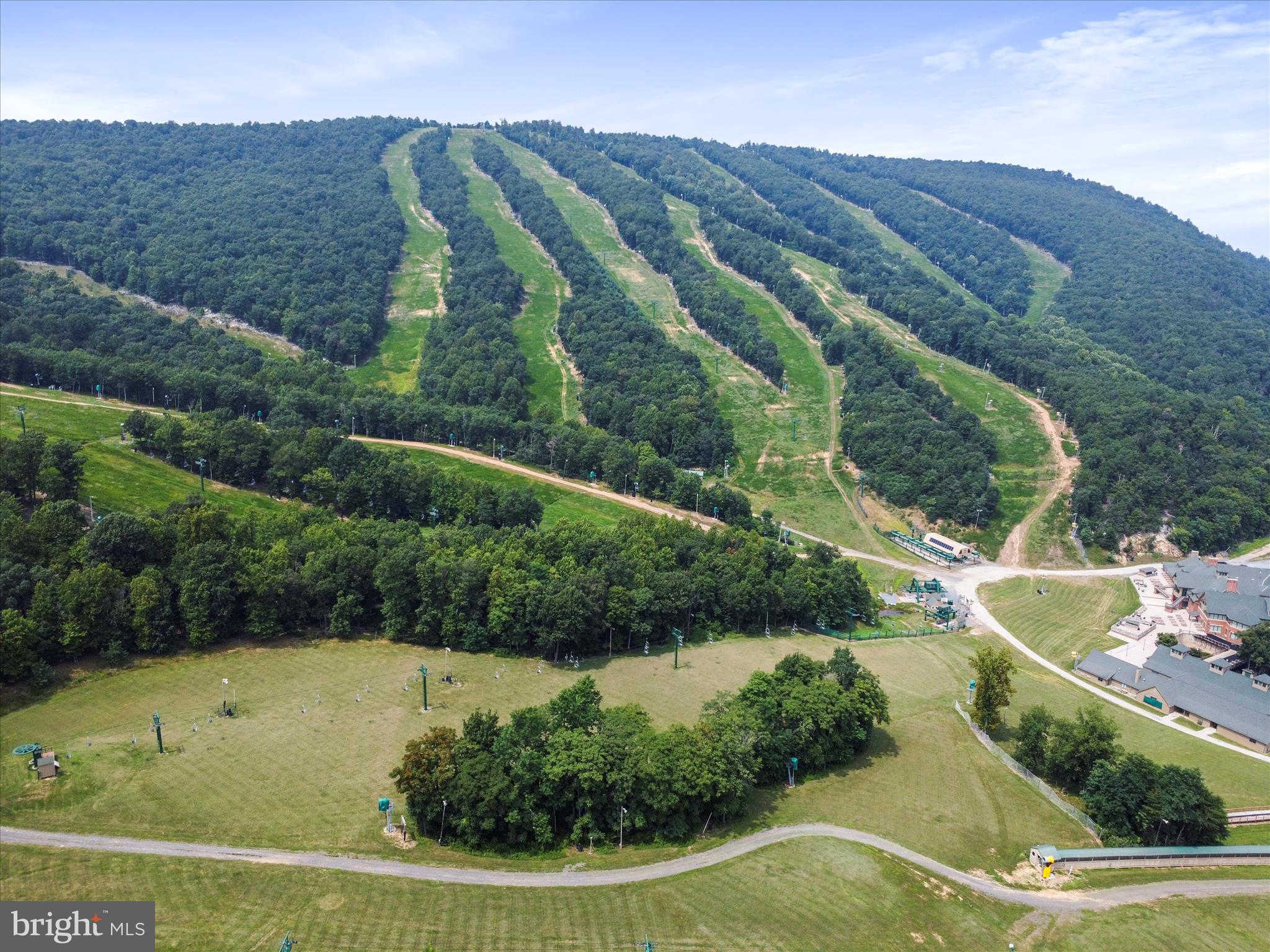 WHITETAIL MOUNTAINSIDE HOMES - Residential