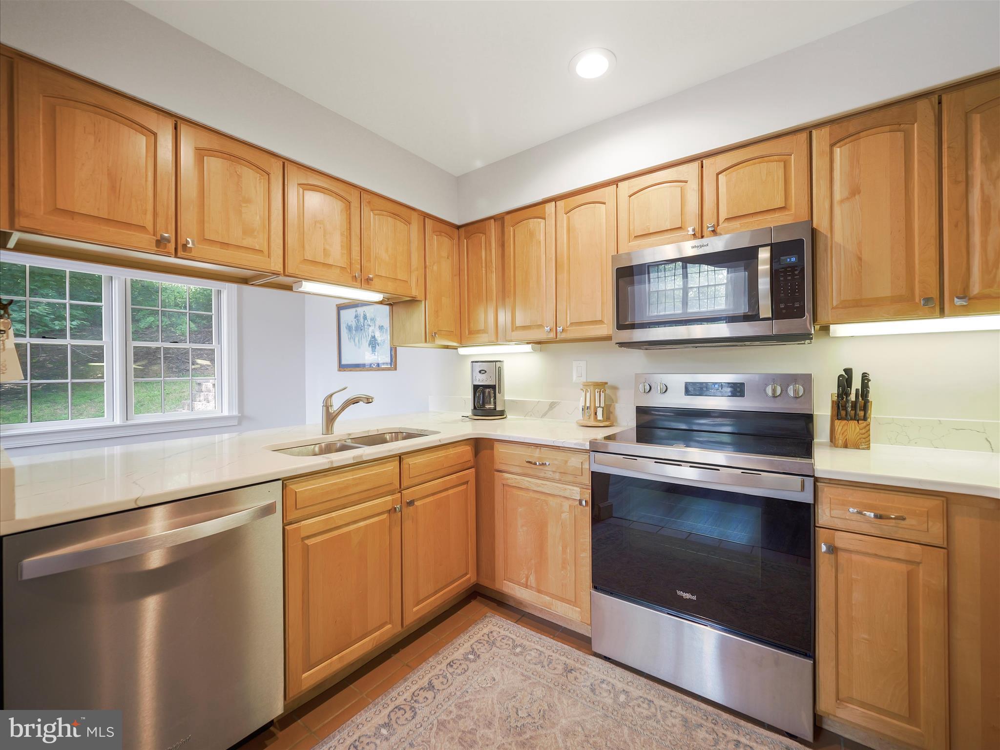 WHITETAIL MOUNTAINSIDE HOMES - Residential