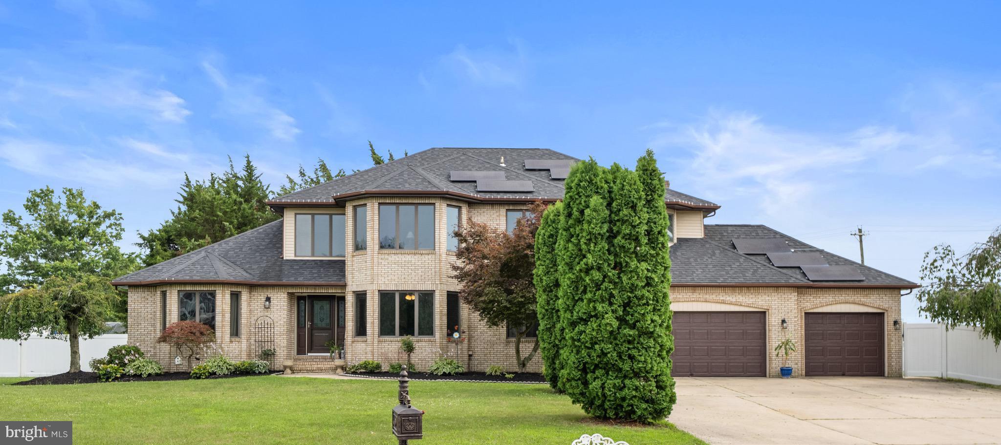 15 W HICKORY LANE