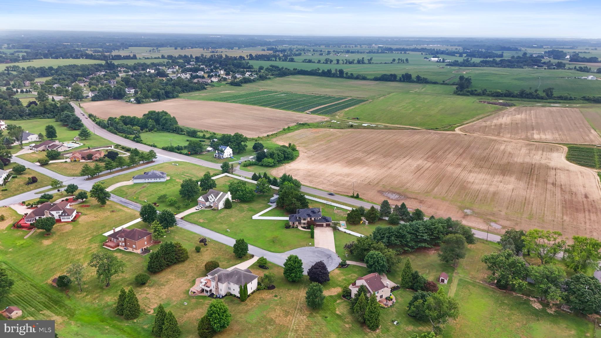 15 W HICKORY LANE