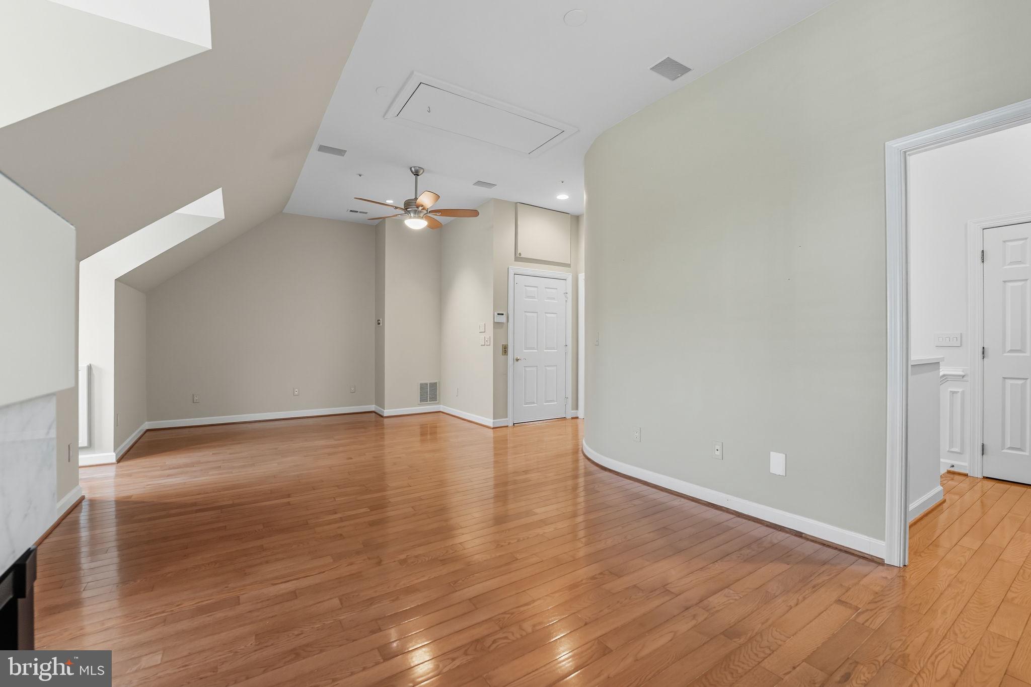 HILLCREST - Residential