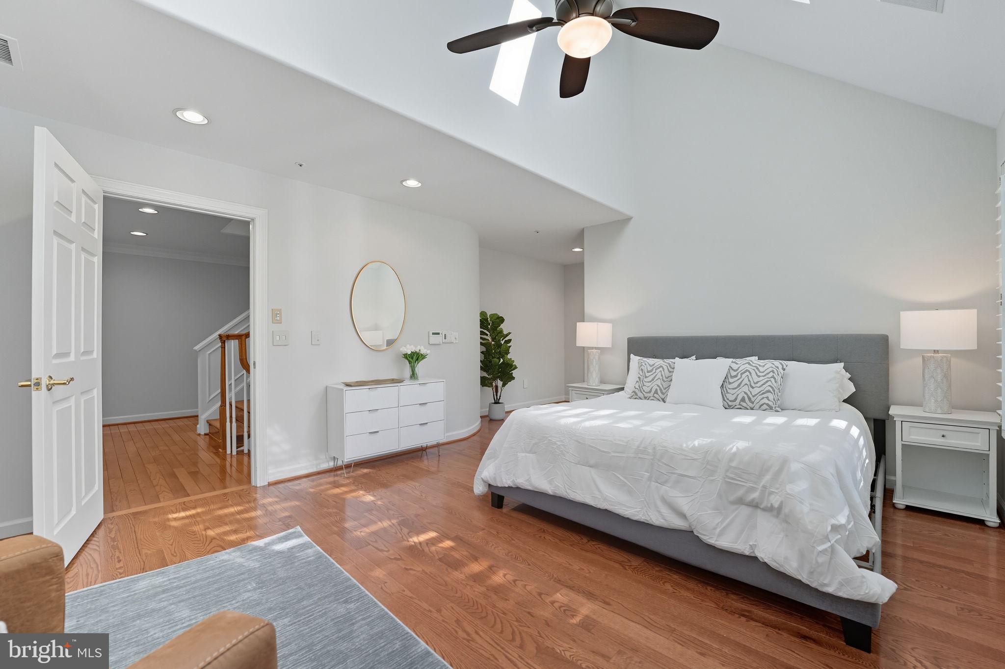 HILLCREST - Residential