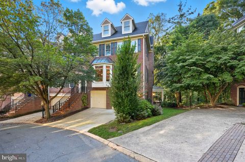 Townhouse For Sale - 2124 21st Road<br/> ARLINGTON, VA 22201