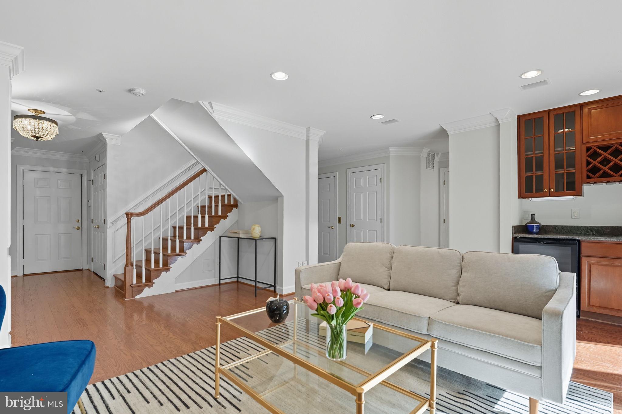 HILLCREST - Residential