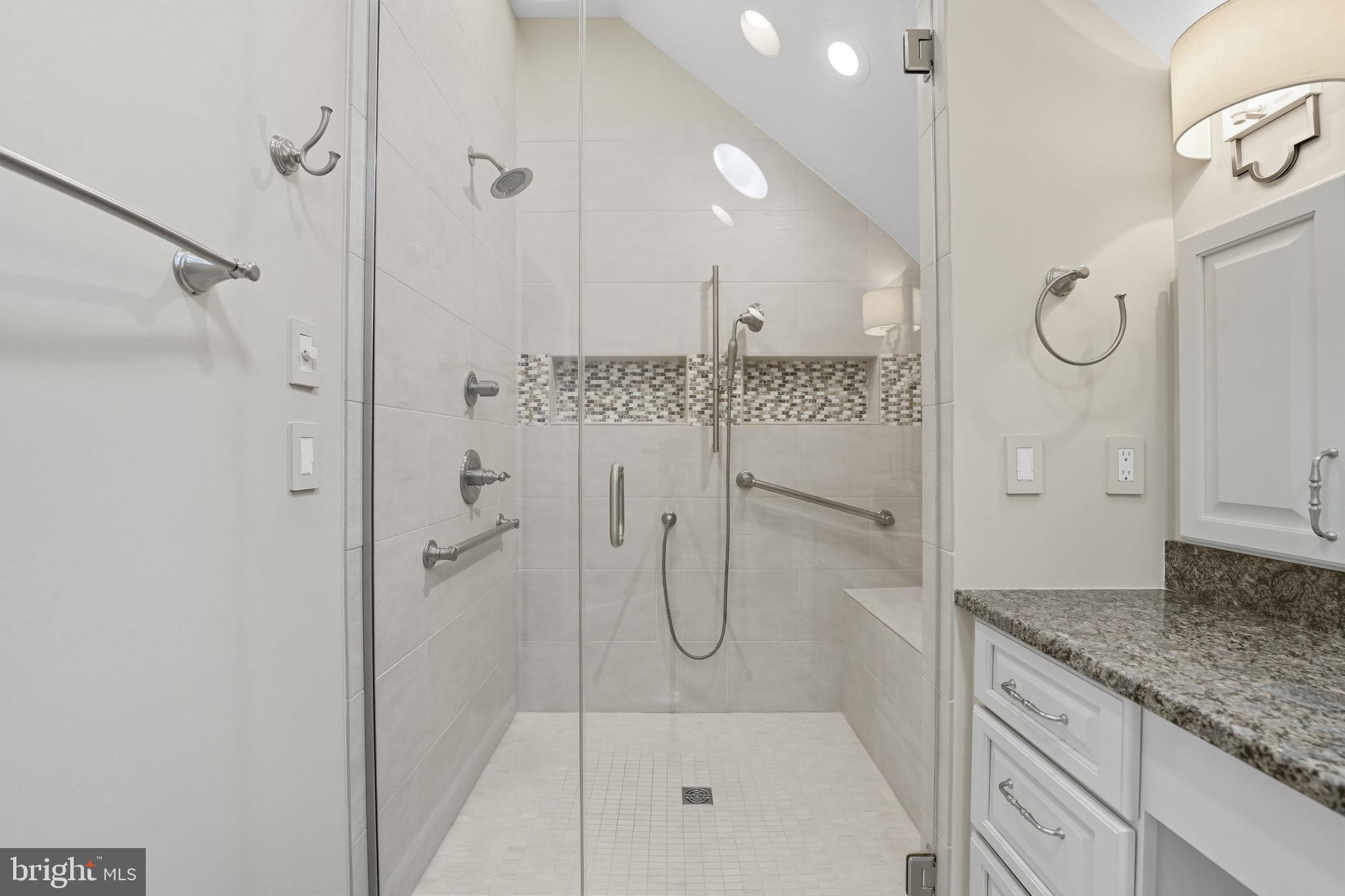 HILLCREST - Residential