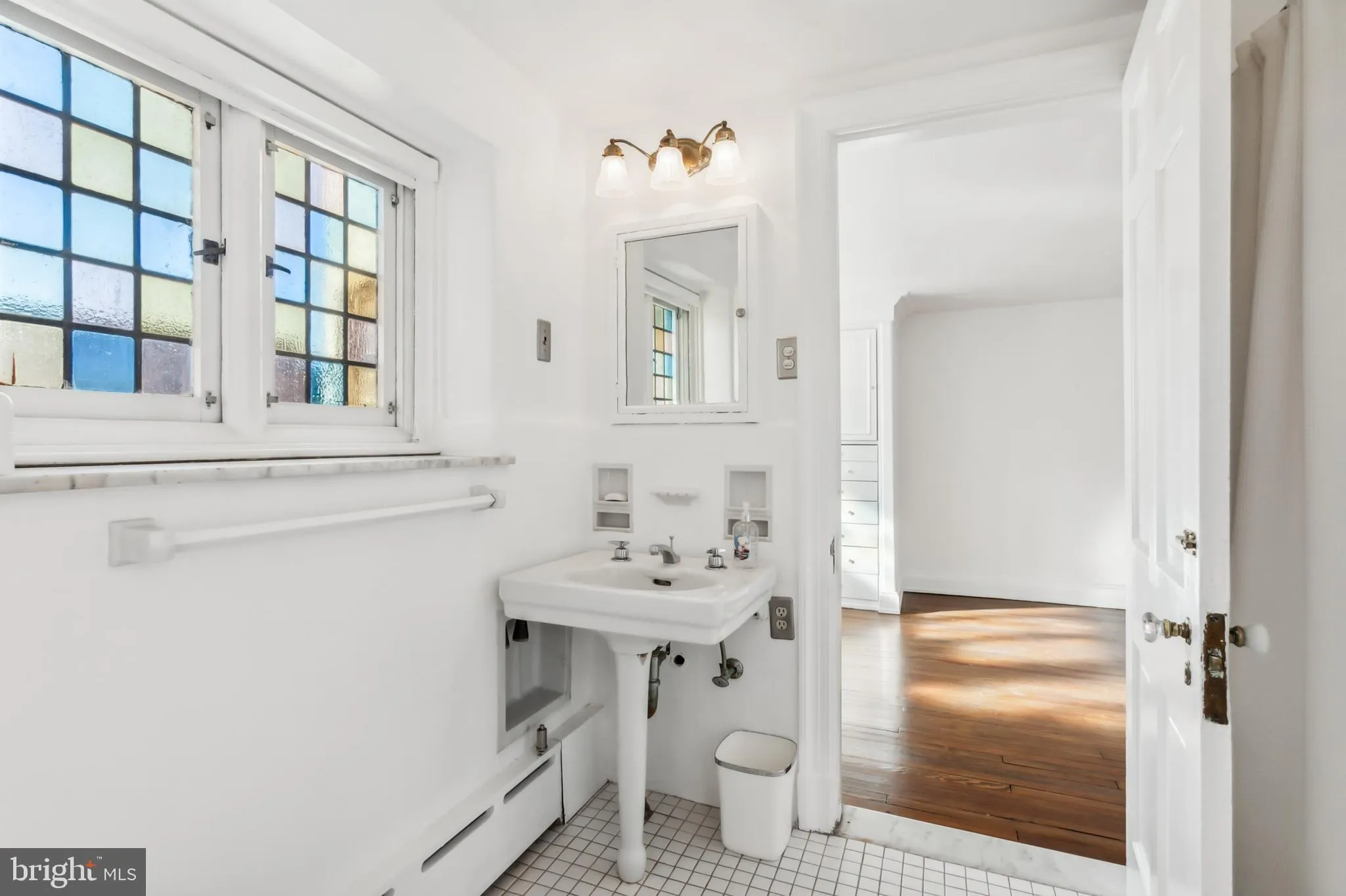 Philadelphia, Pennsylvania 19103, United States, 5 Bedrooms Bedrooms, ,5 BathroomsBathrooms,Residential,Active,25938