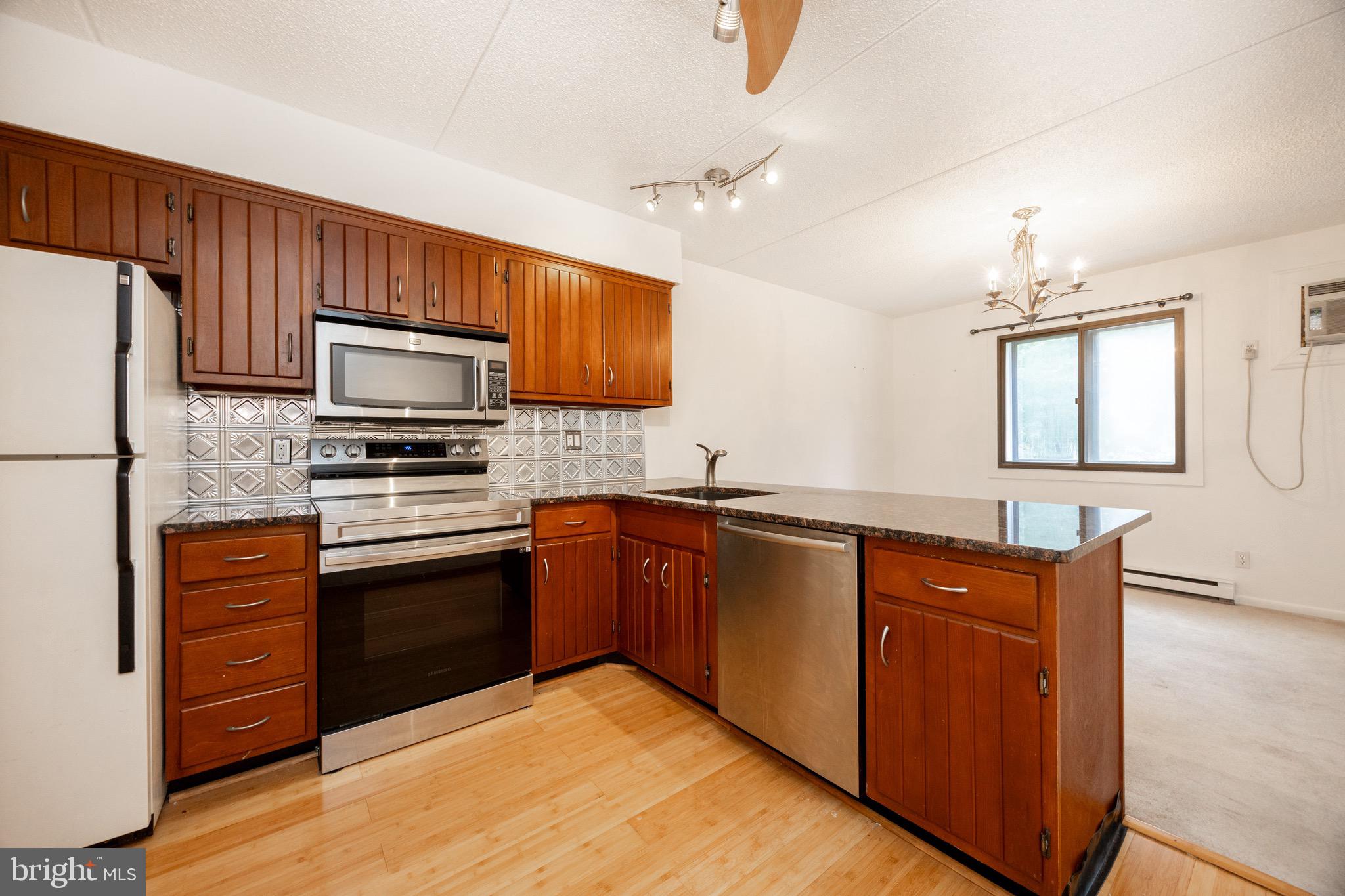 WOODMONT NORTH - Residential Lease