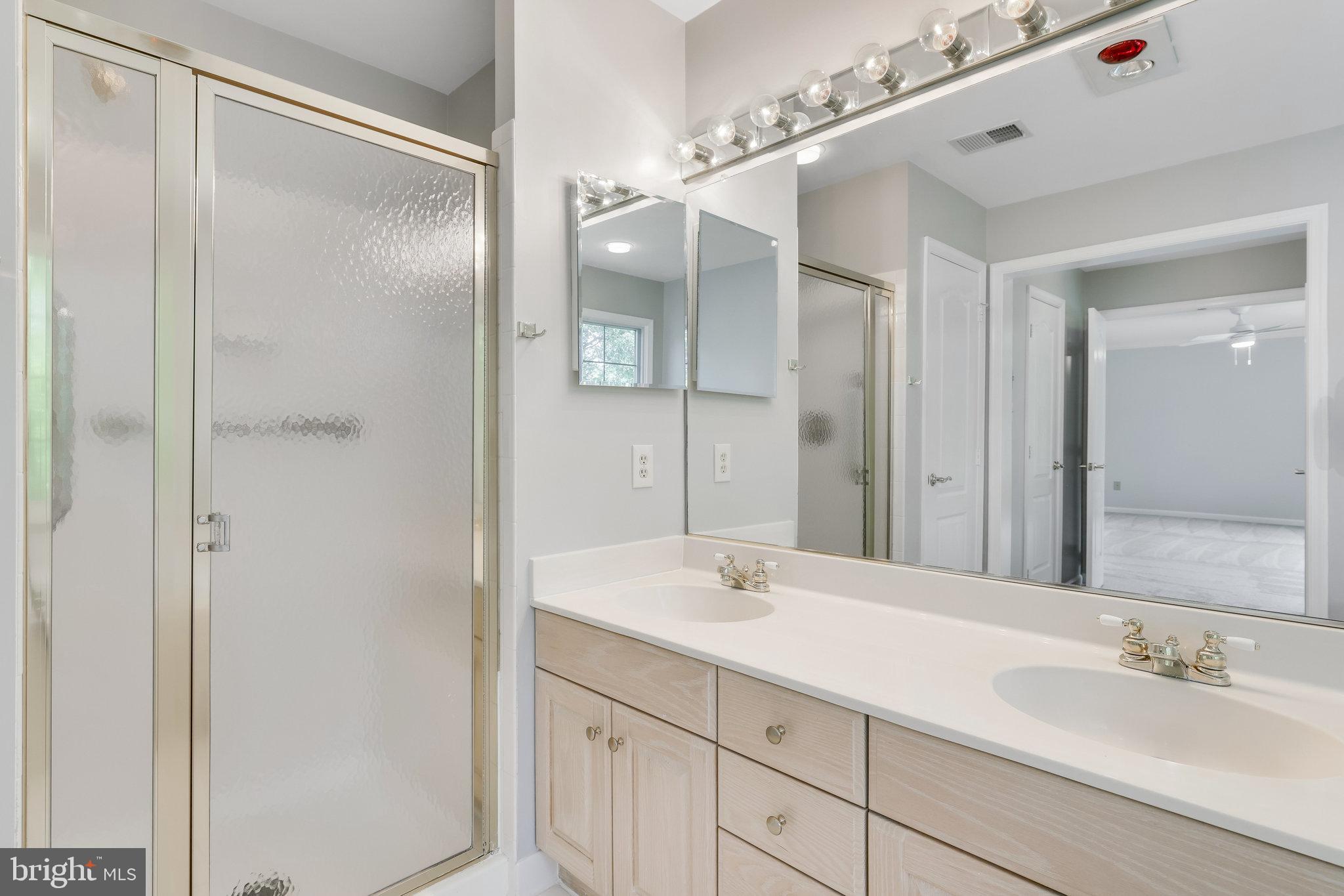 EDGEMOORE - Residential