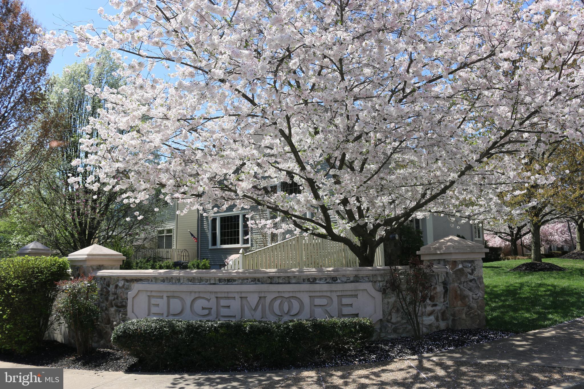 EDGEMOORE - Residential