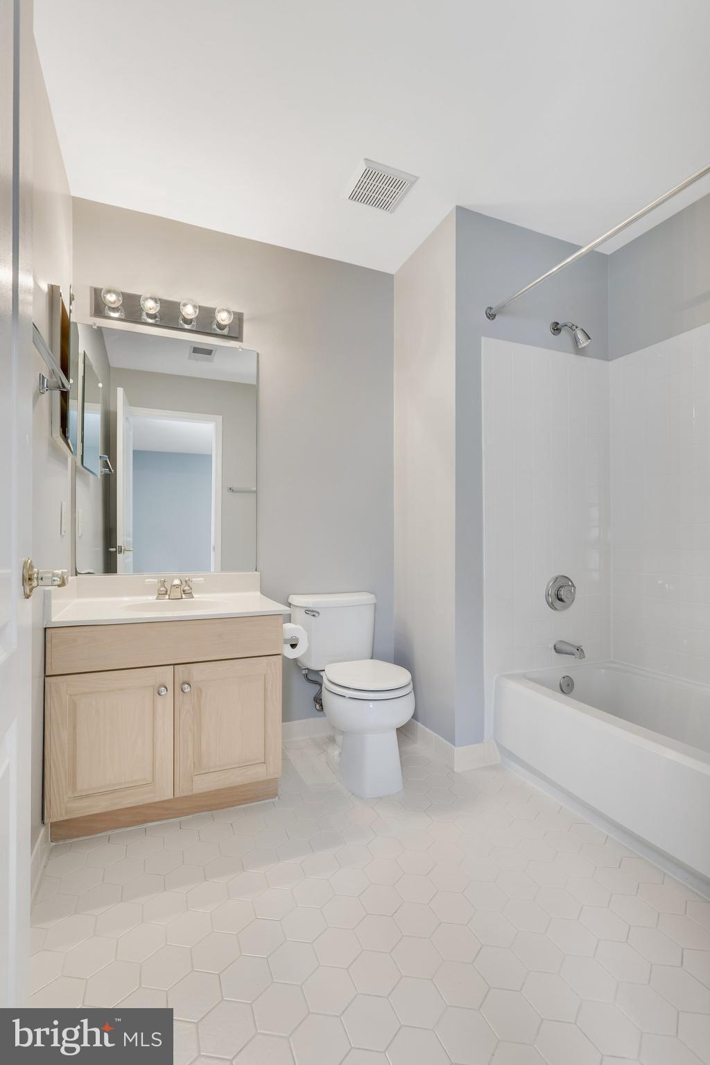 EDGEMOORE - Residential